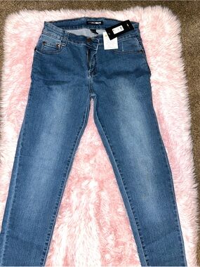 Fashion Nova Women's Blue Skinny Jeans - Classic Washed Denim